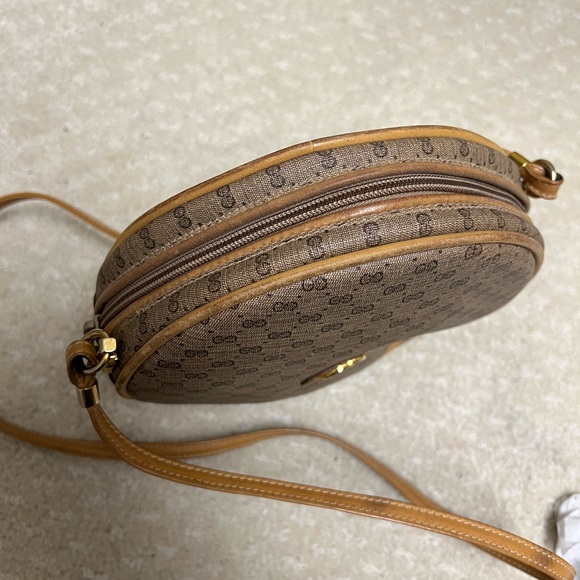Vintage Gucci round bag🔥🔥🔥 - Picture 5 of 8
